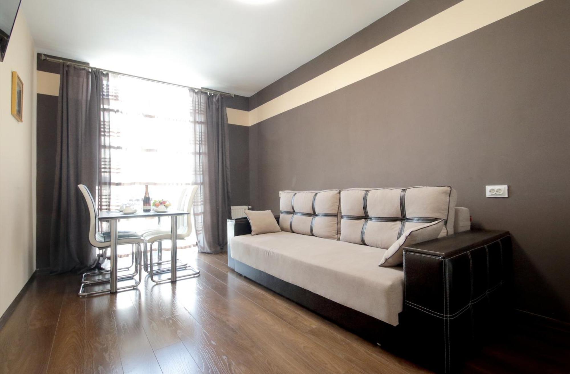 "Deluxe Apartments" C 16-Є - 1221 Lviv Ngoại thất bức ảnh